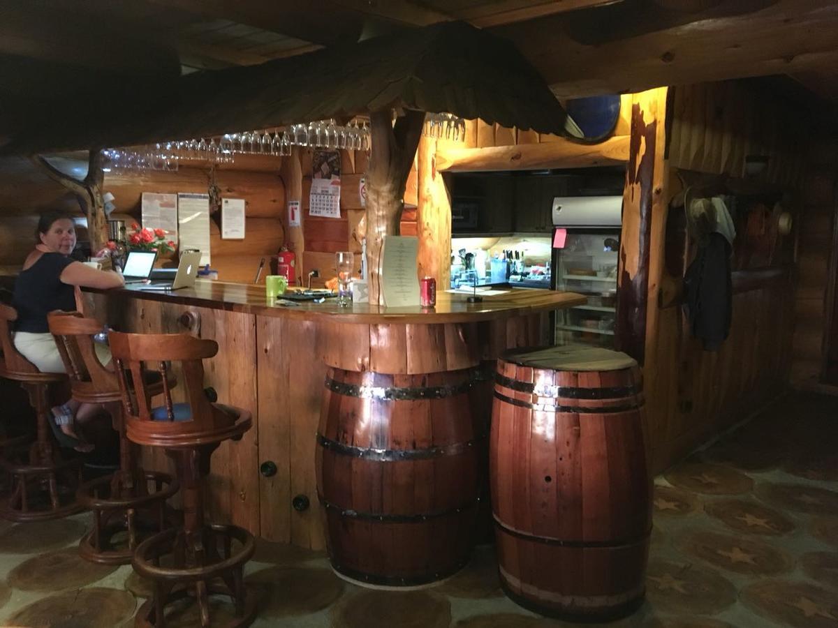 Blockhouse Lodge Puerto Clocker ภายนอก รูปภาพ